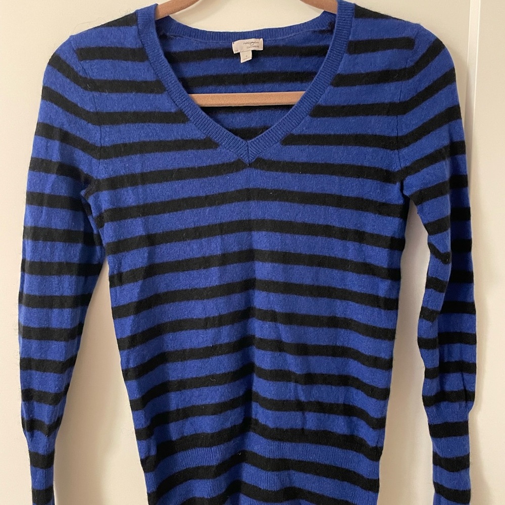 HALOGEN sweater.